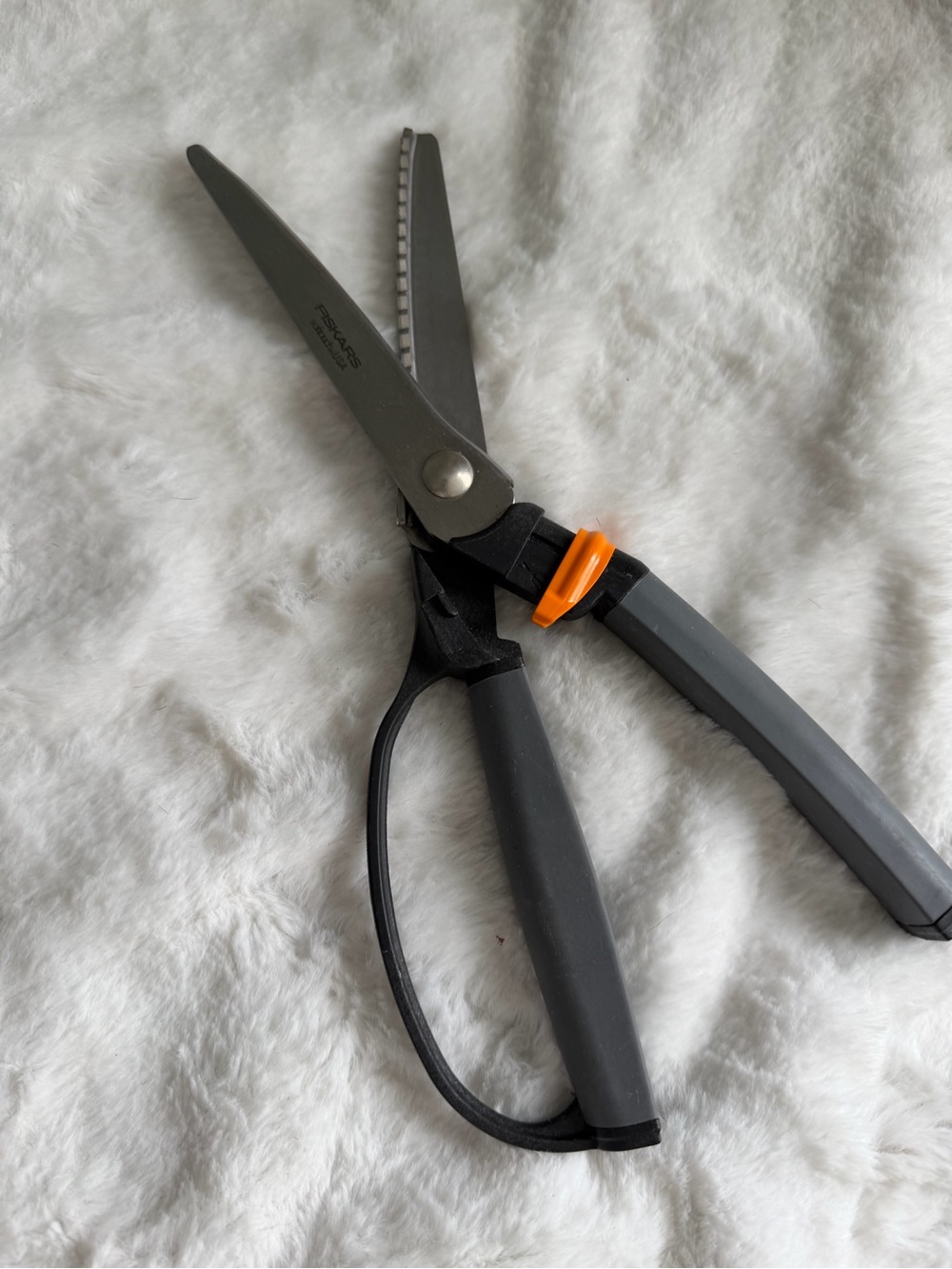 These are Fiskars Softouch Pinking Shears.